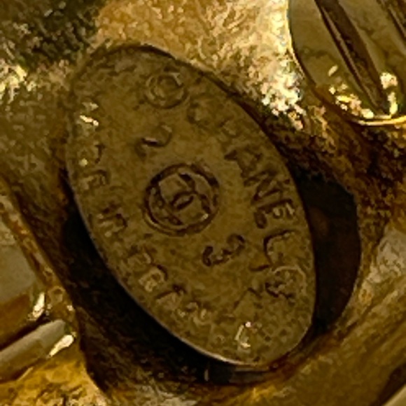 CHANEL Rhinestone Round CC Logo Clip On Earrings - Picture 10 of 11